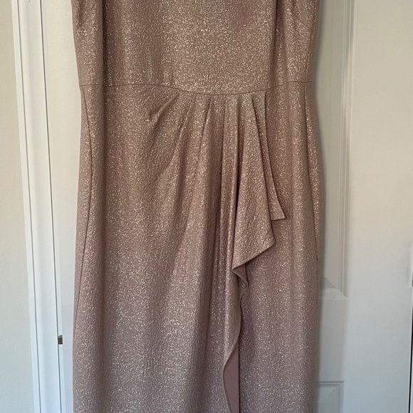 Dress - Picture 6 of 8